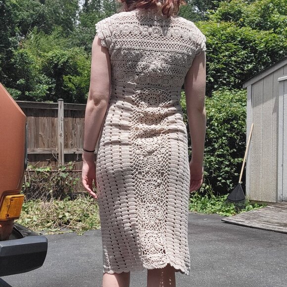 -ˋˏ☆˚🦔⋆｡ Bloomingdale's 70s inspired tan crochet midi column dress 𖦹°🐌‧☆ˎˊ- - Picture 7 of 8